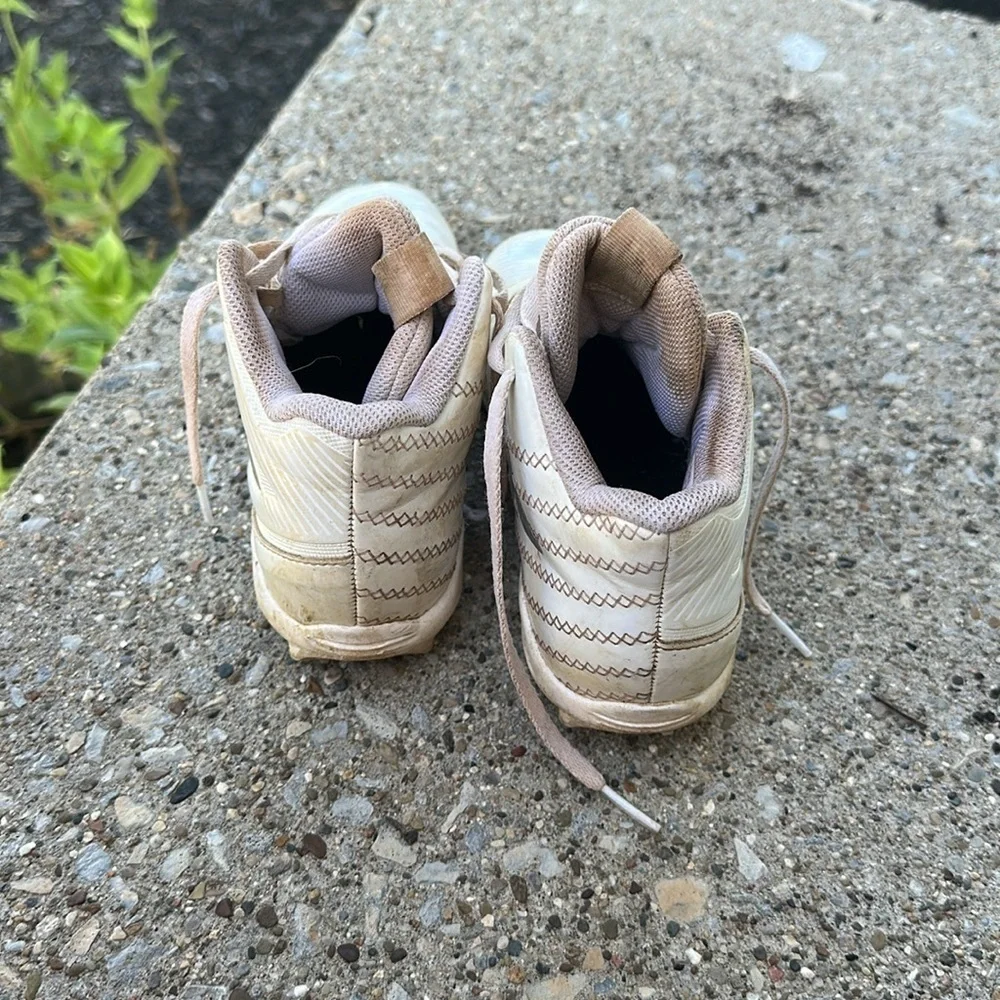 Adidas white soccer cleats size 1Y